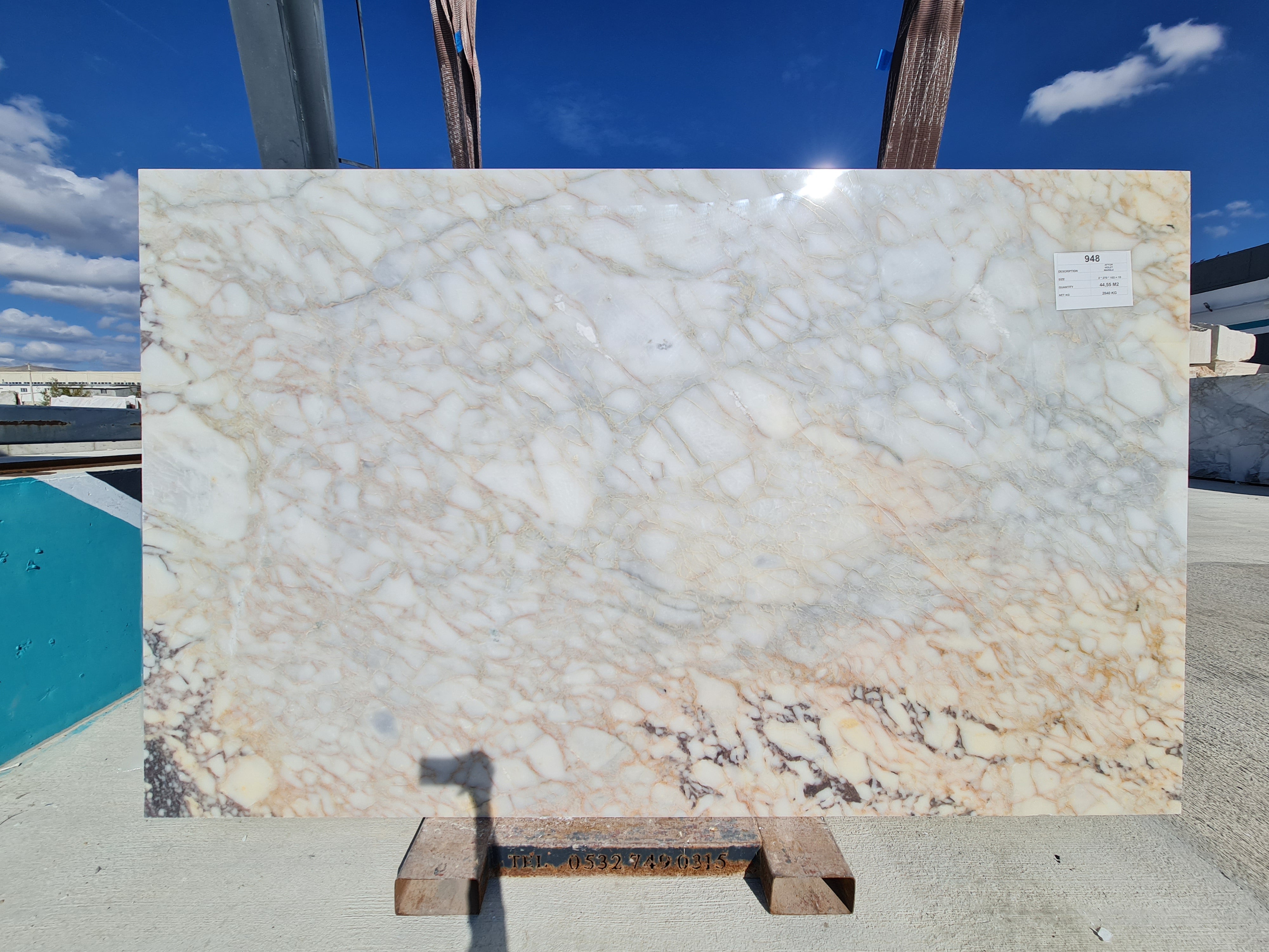 Afyon Gold polished block 4