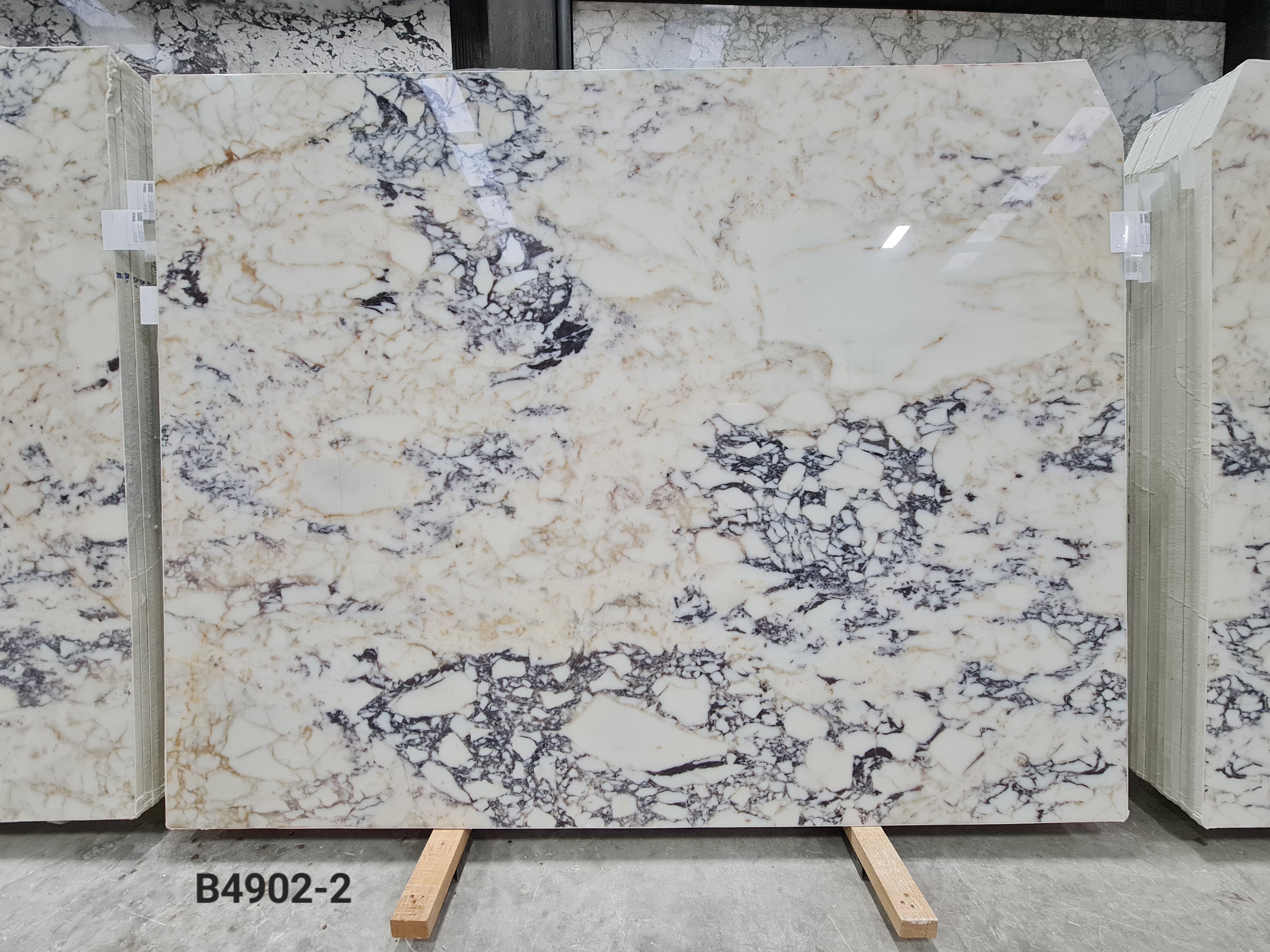 Afyon Sugar Violet polished block 4