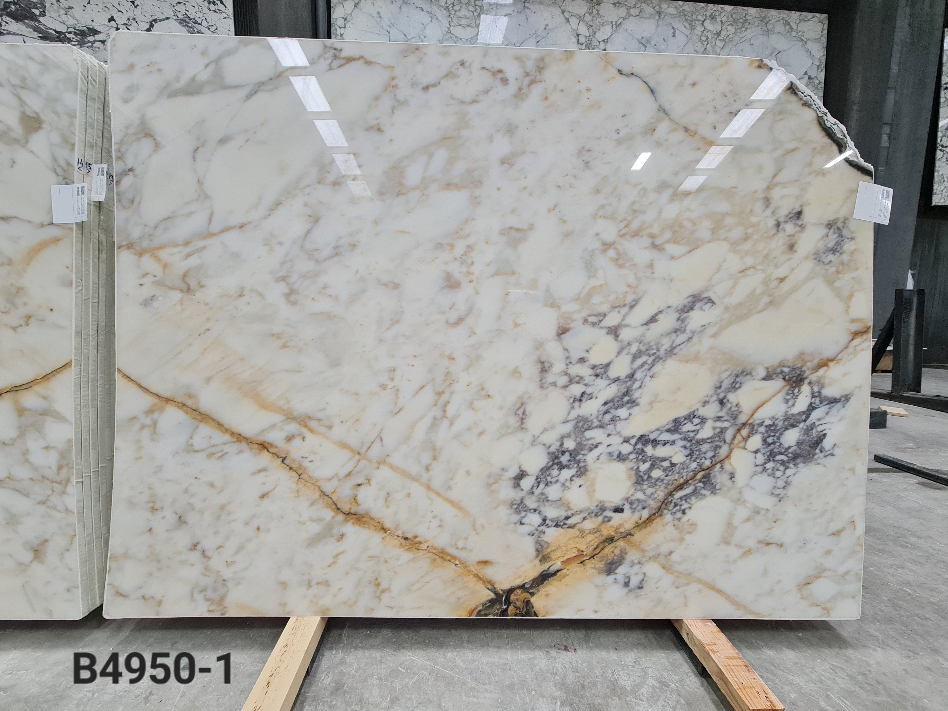 Afyon Sugar Violet polished block 5