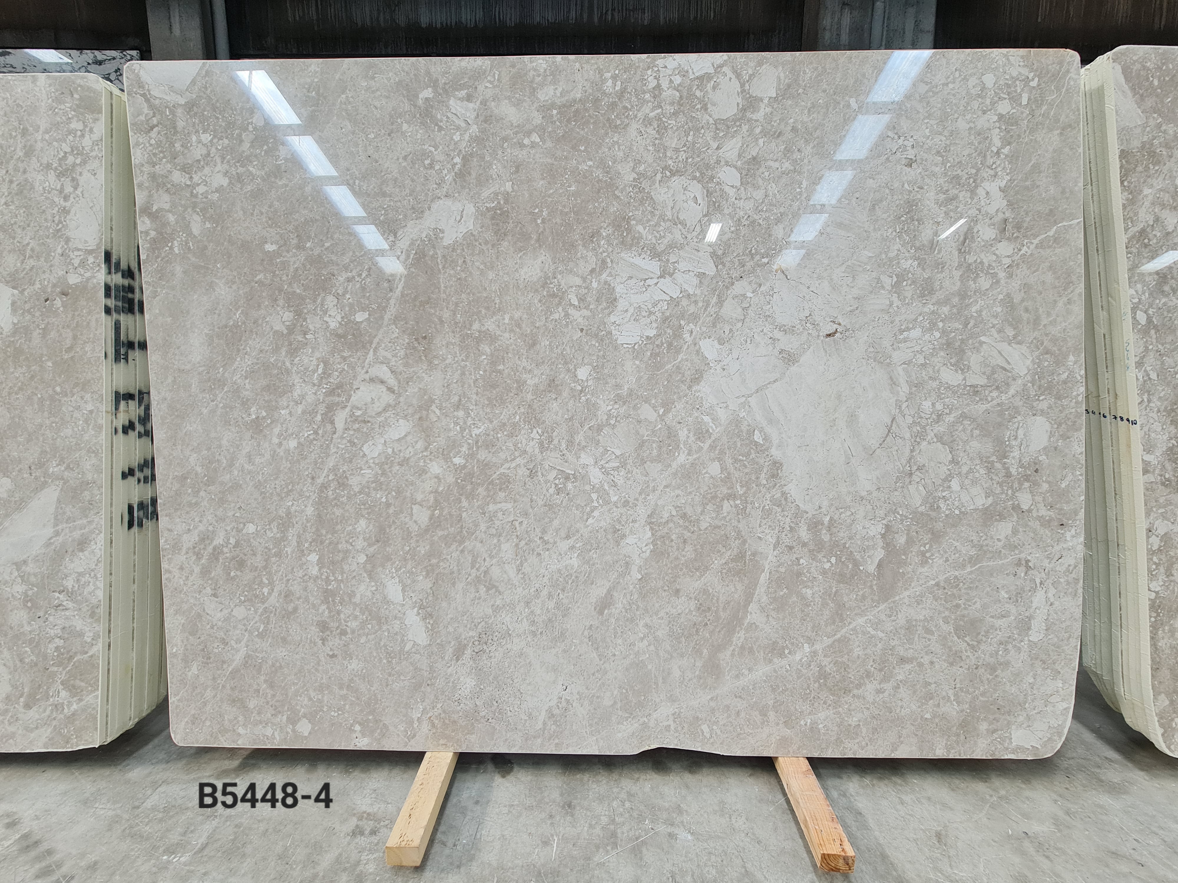 Akhisar Beige polished slab