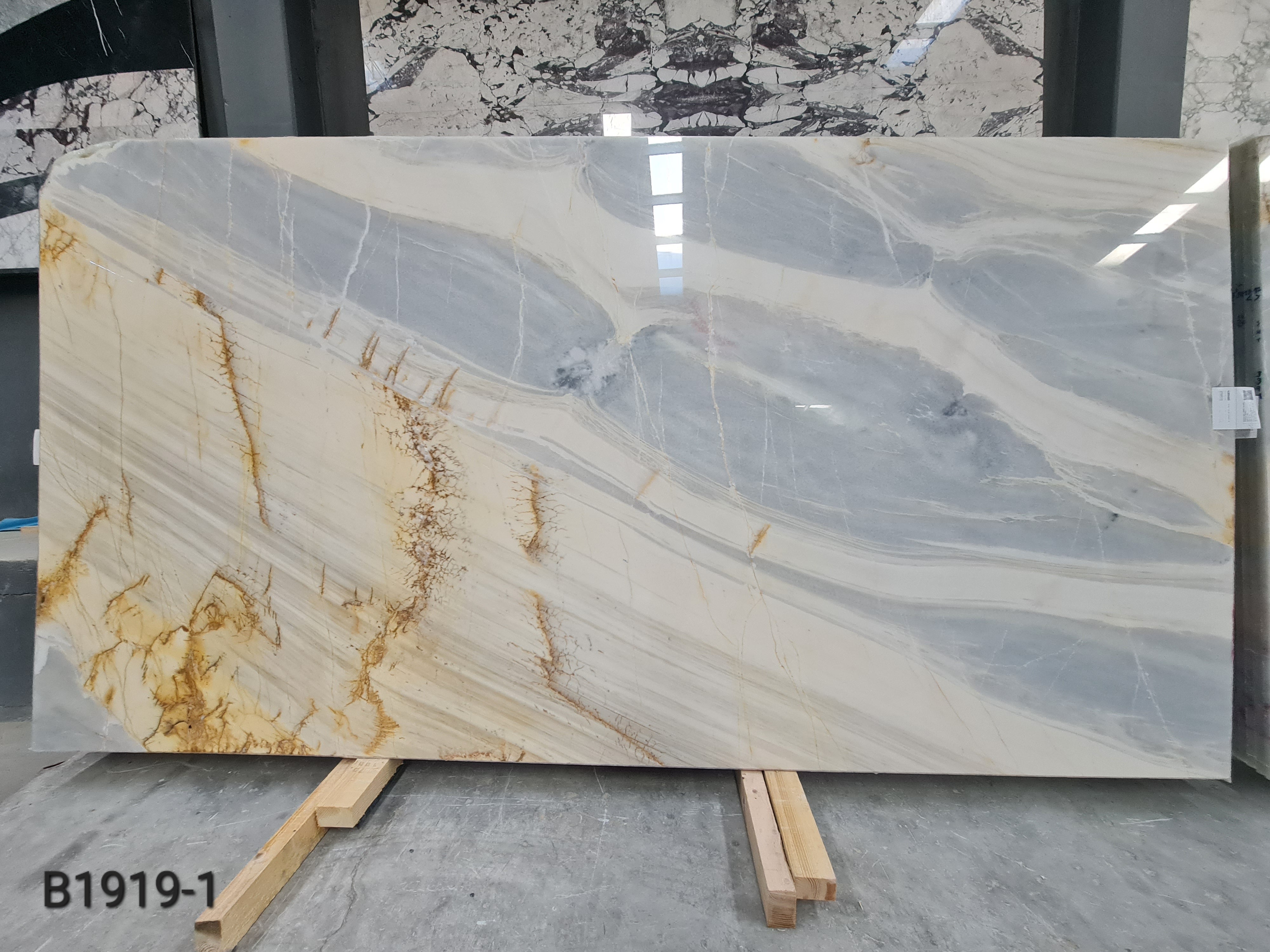 Bianco Allegro polished block 4
