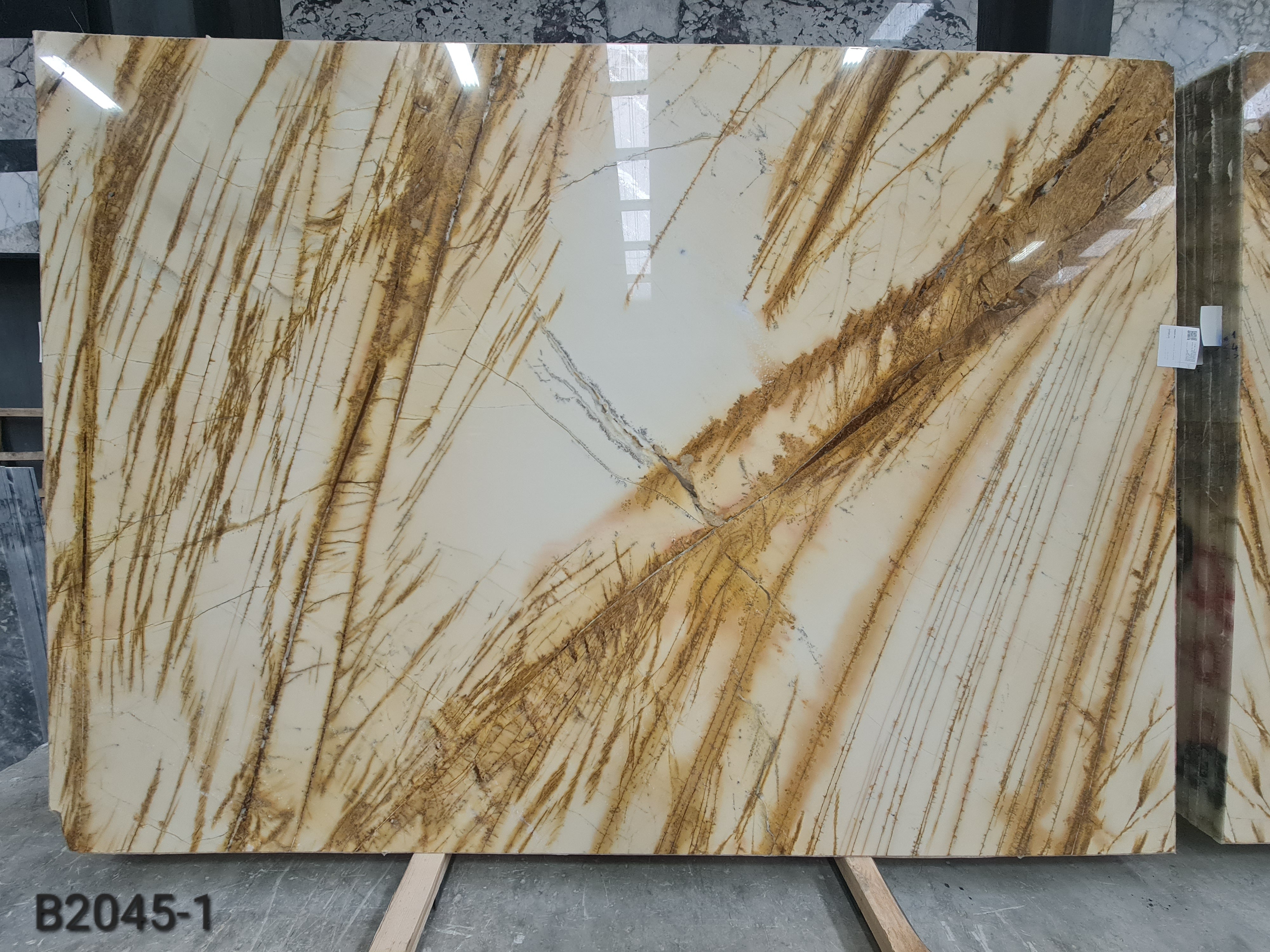 Bianco Allegro polished block 5