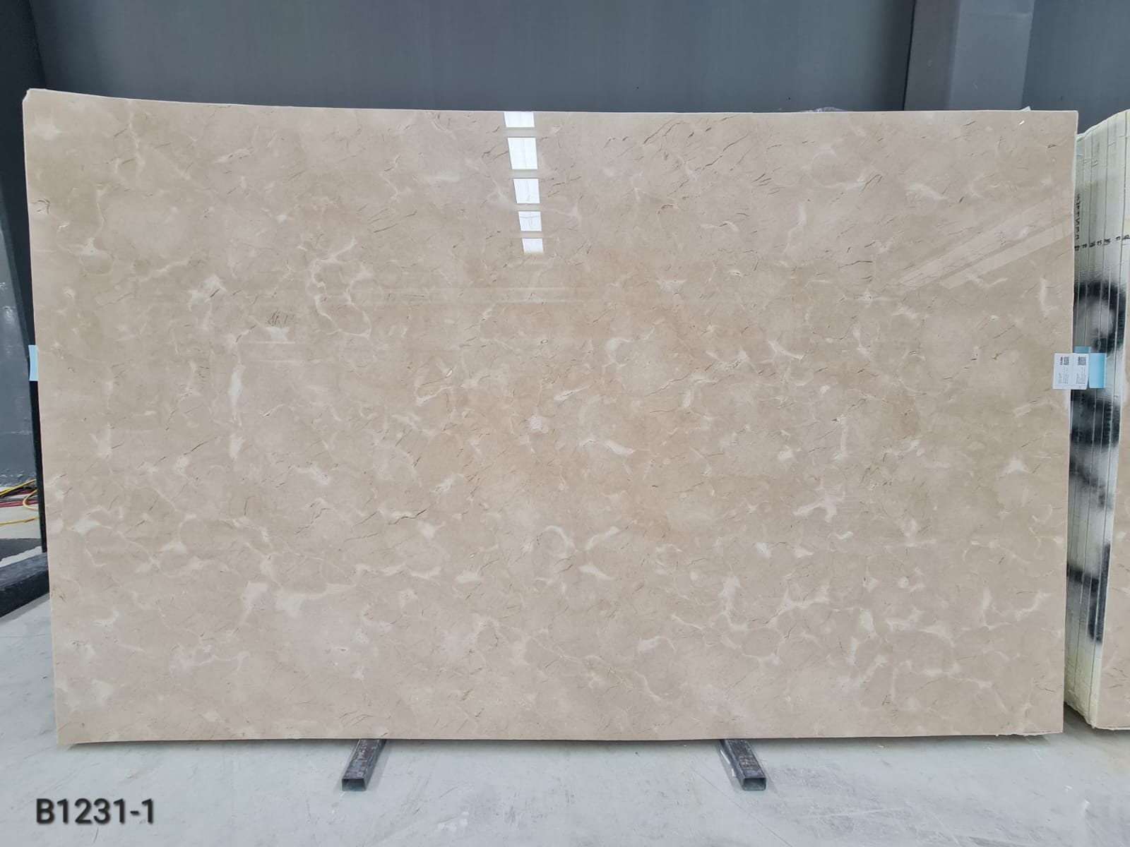 Crema Marfil polished block 2