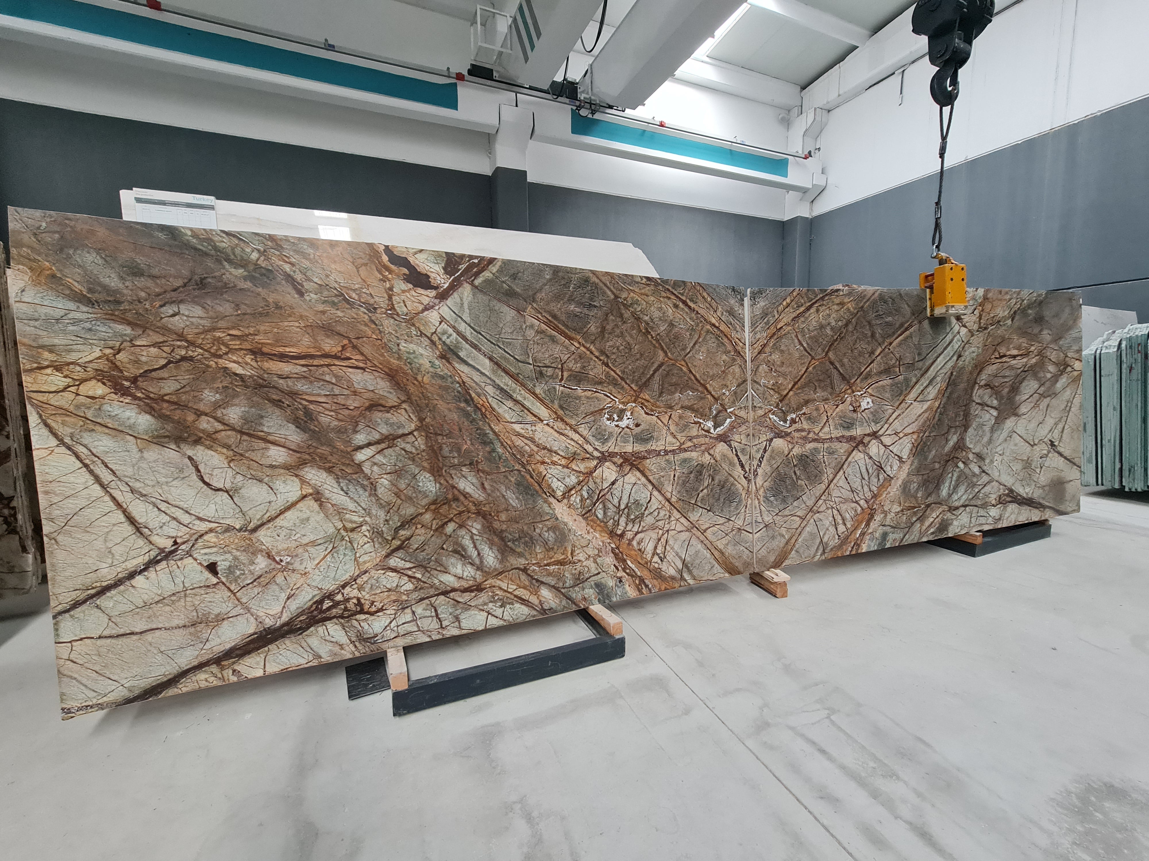 Forest Green Leather-Finished natural slab