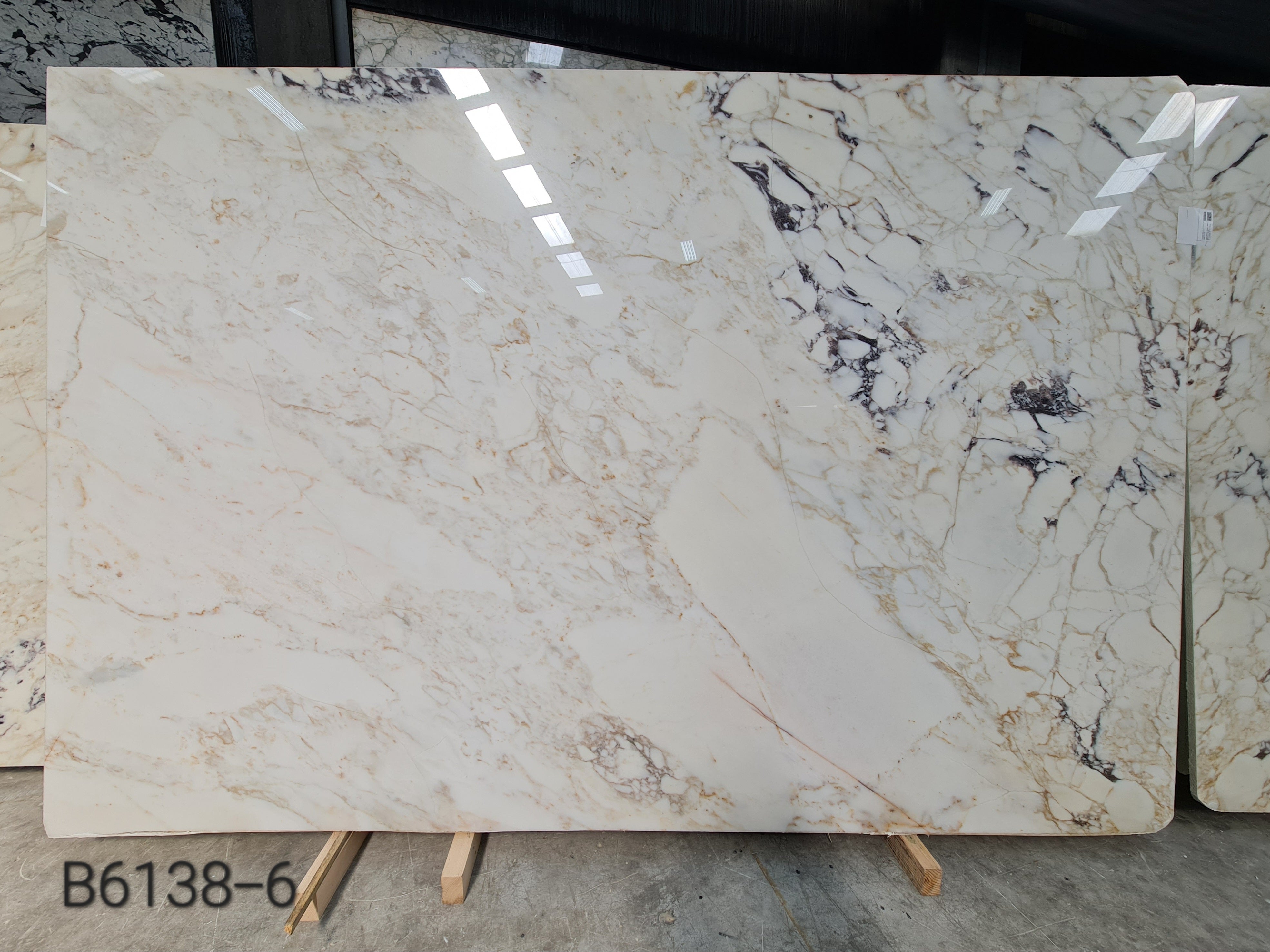 Afyon Sugar Violet polished block 6