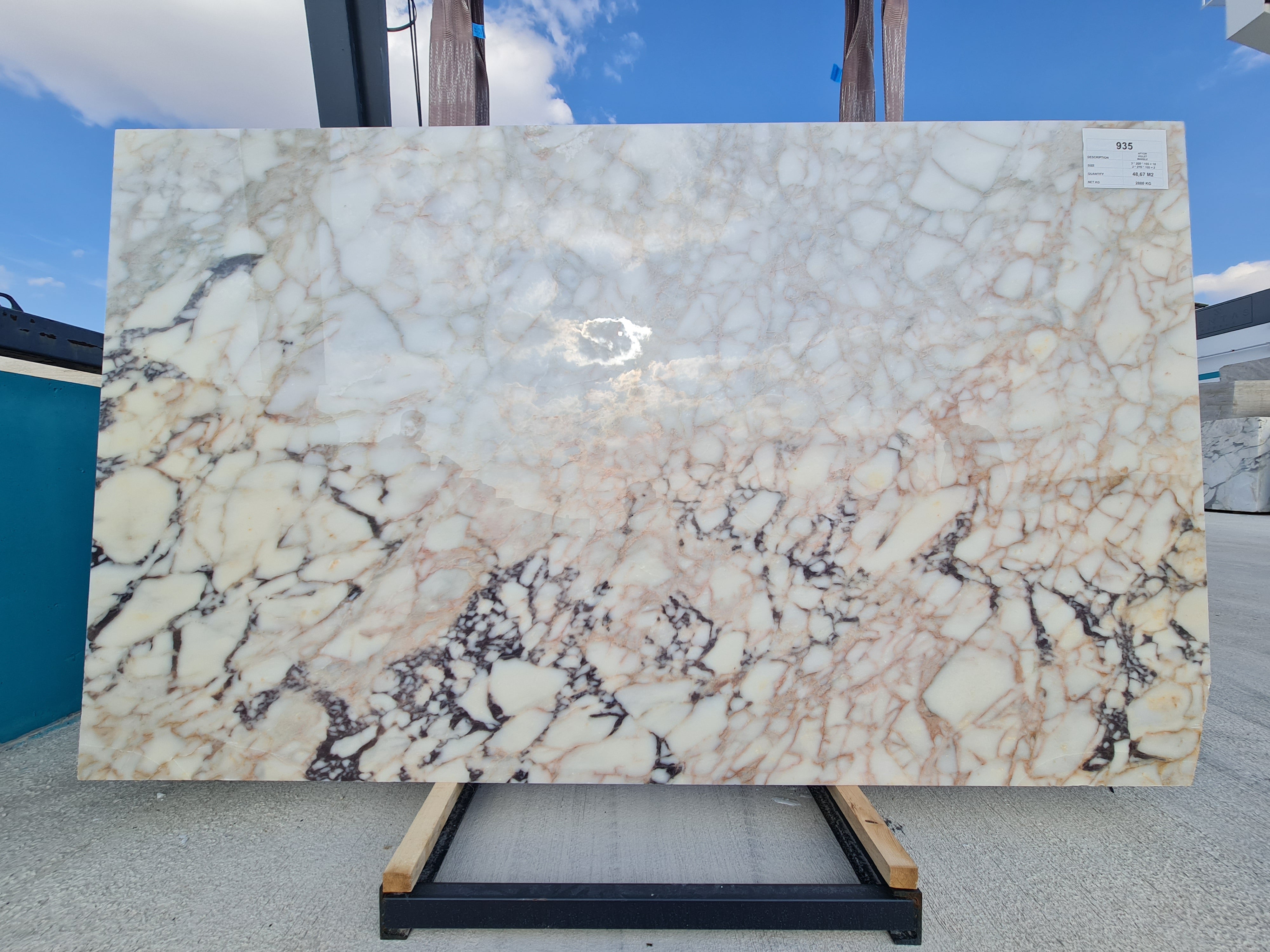 Afyon Sugar Violet polished block 7