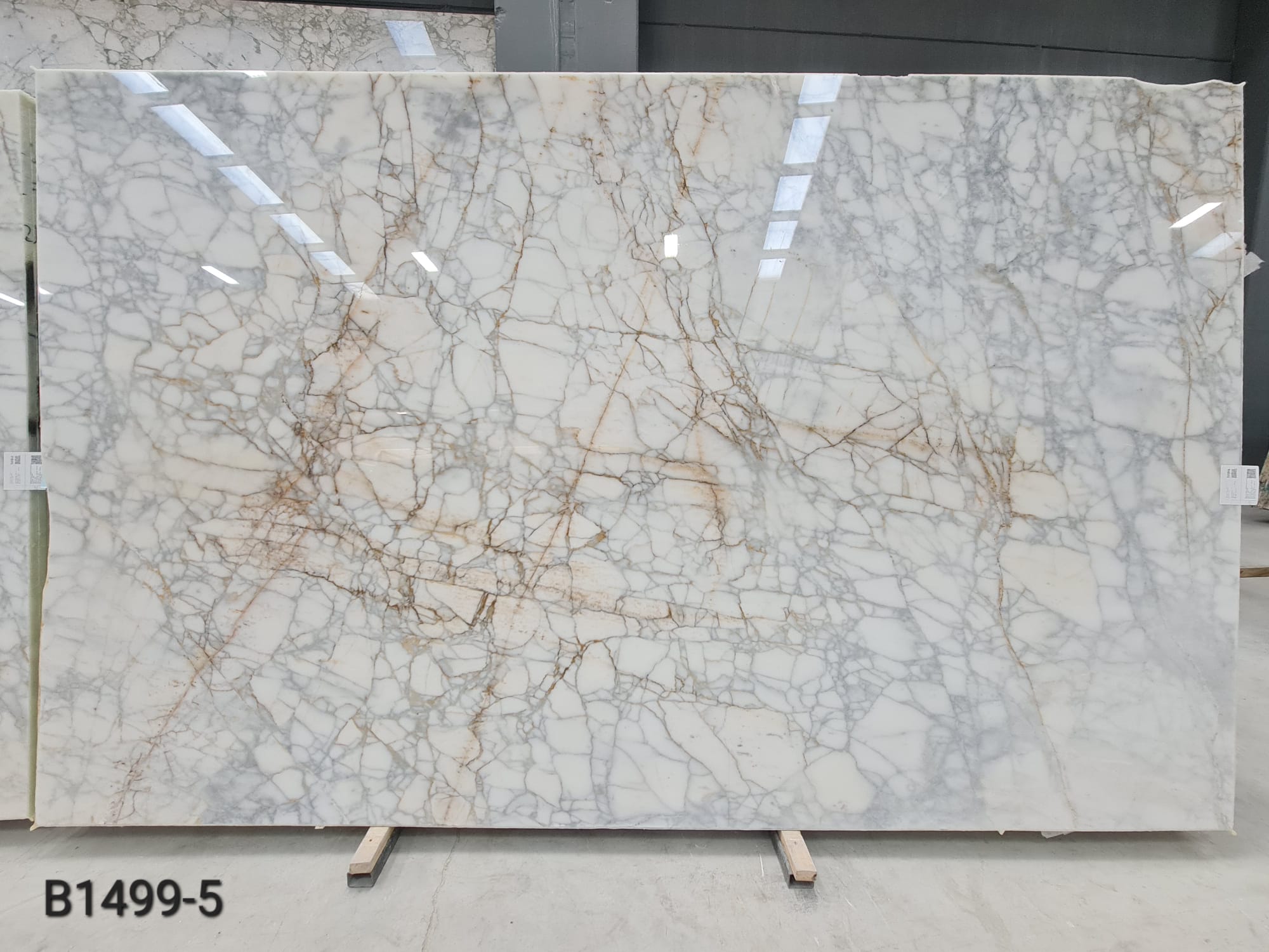 Calacatta Venato polished slab