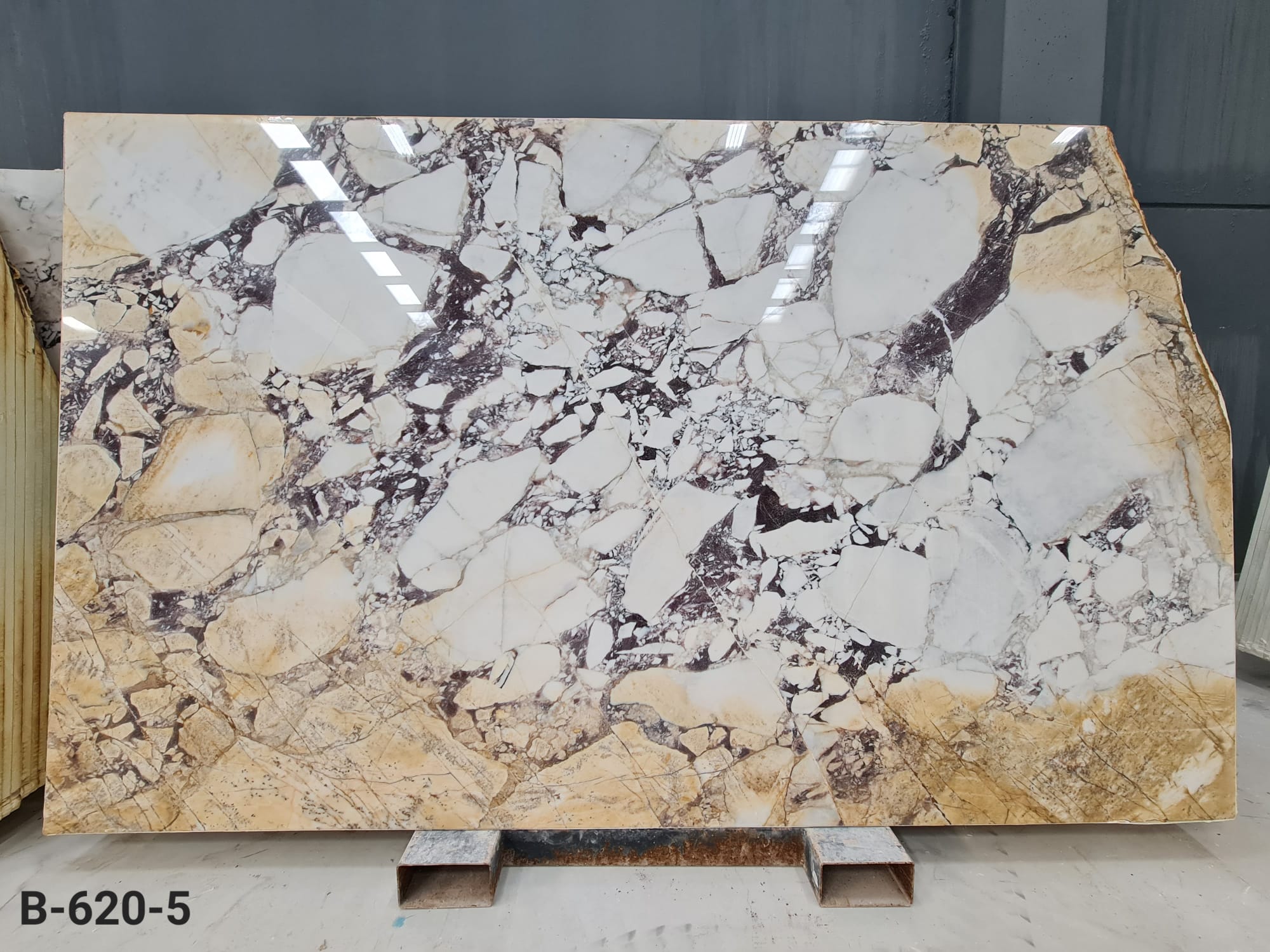 Calacatta Viola polished block 8