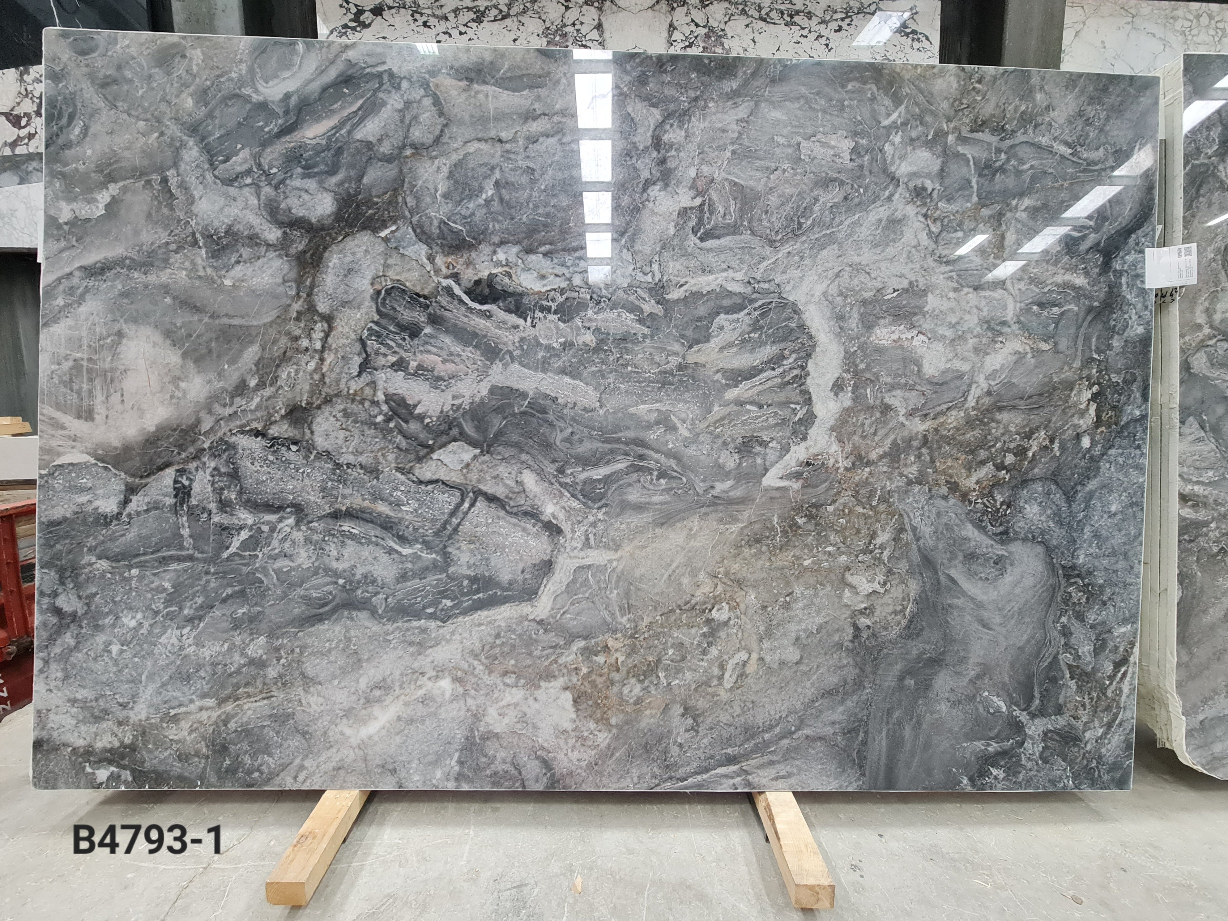 Cascata Grey polished block 2