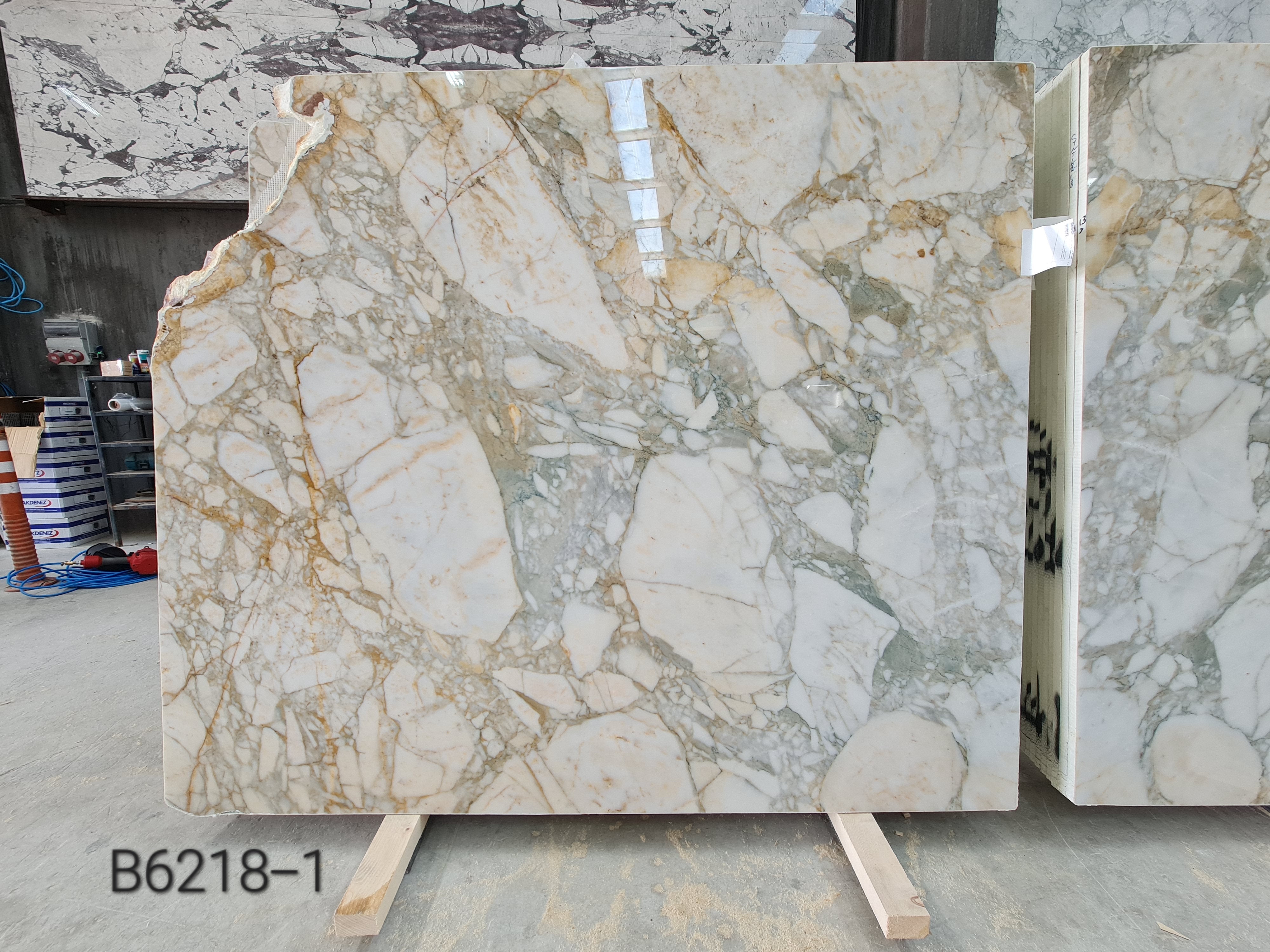 Cm Calacatta Green polished slab