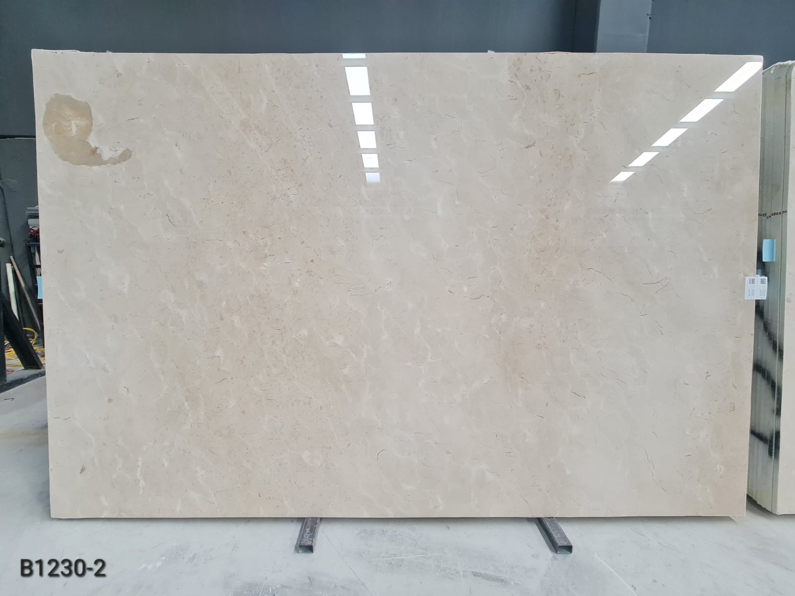 Crema Marfil polished slab