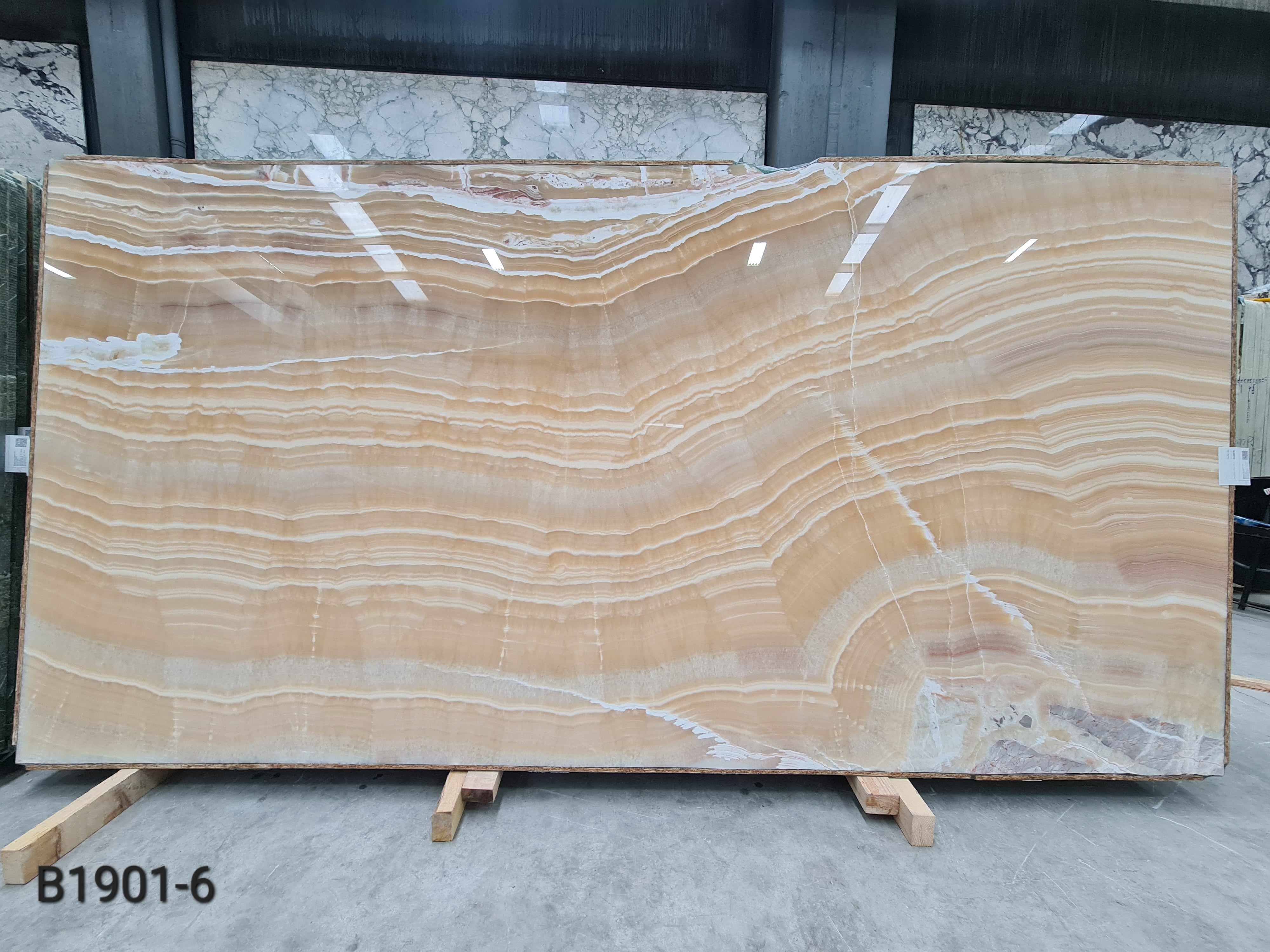 Mango Onyx polished block 2