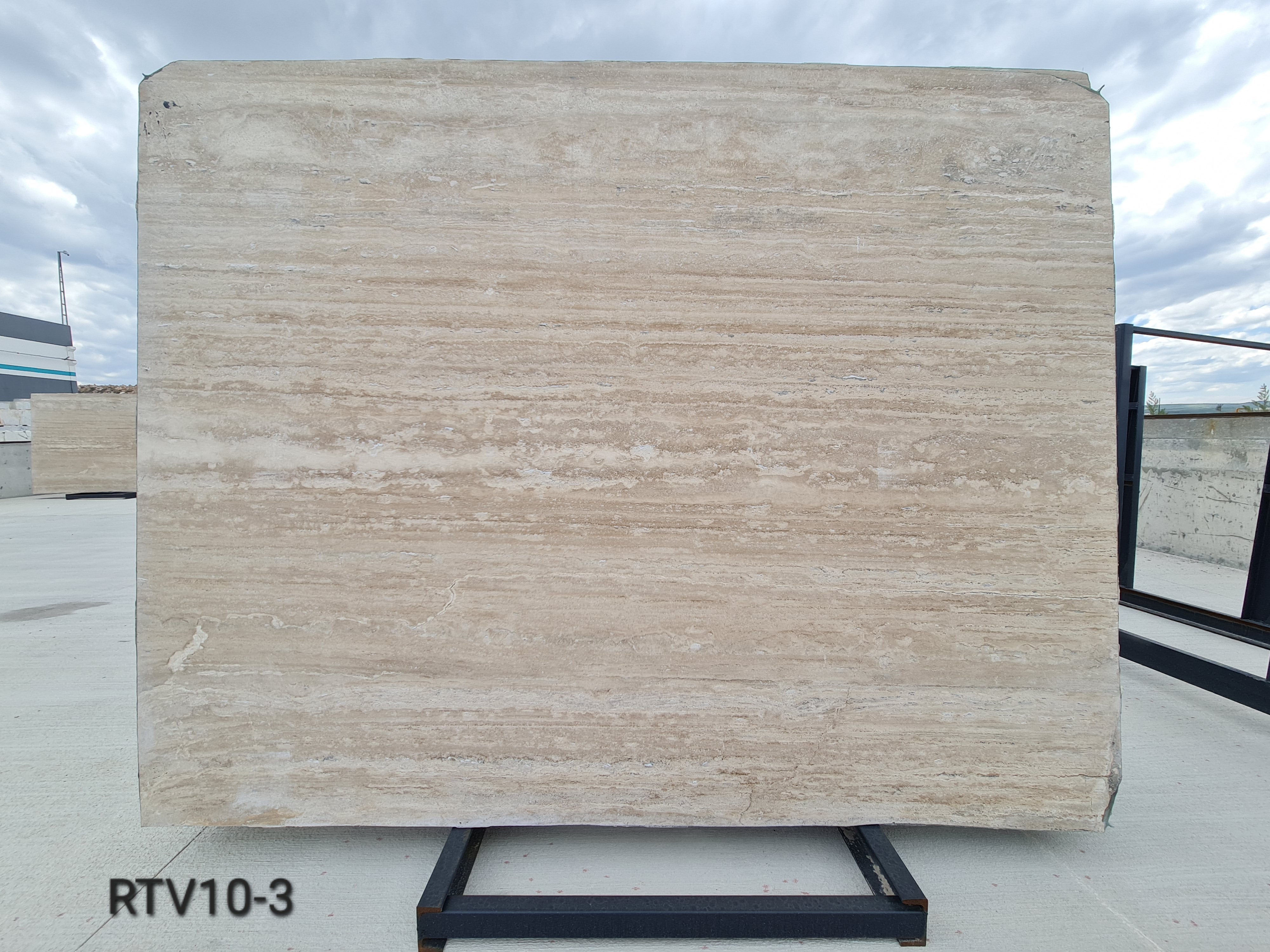 Riva Travertine veincut filled honed block 2