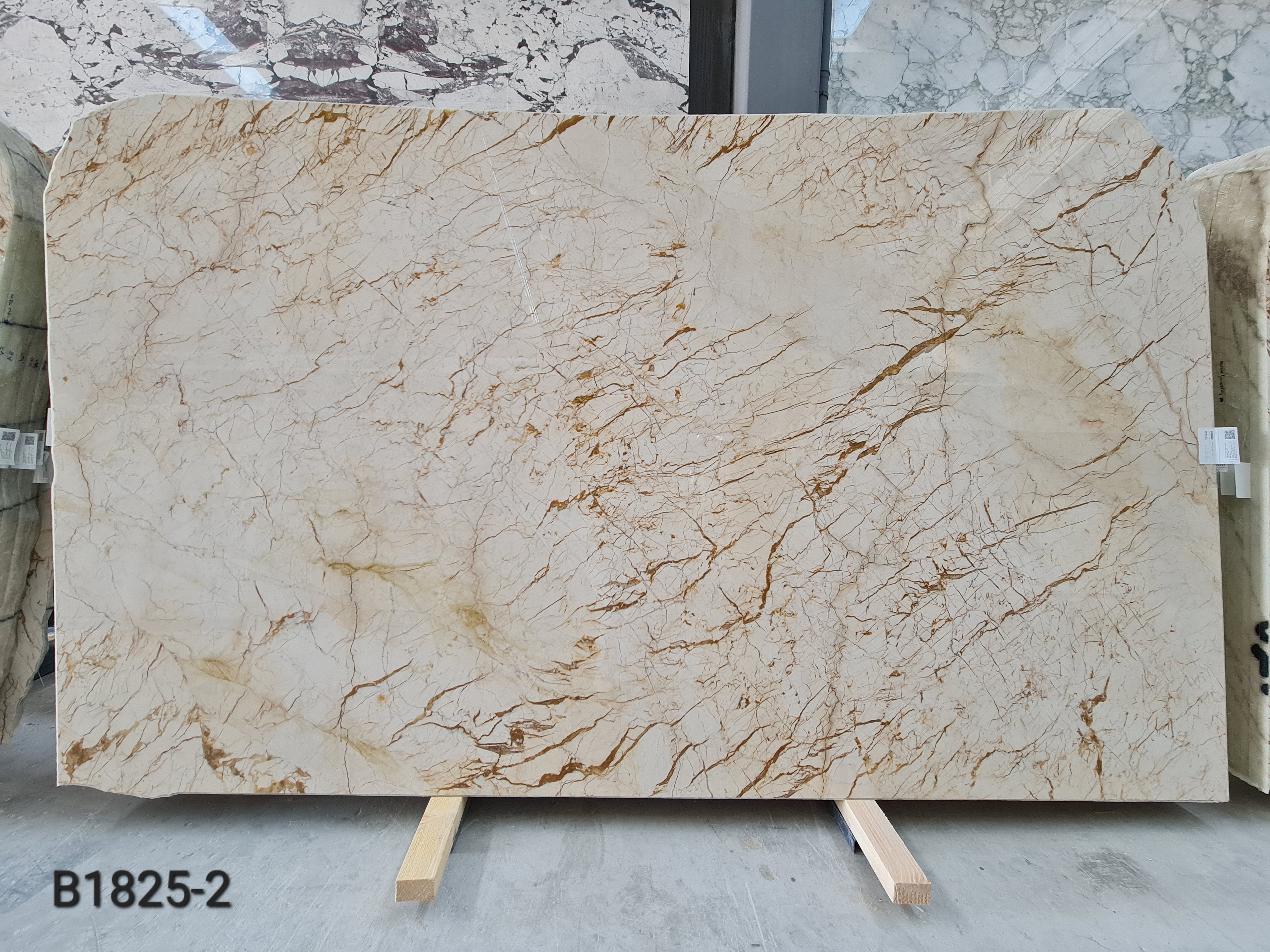 Sofita Beige polished slab