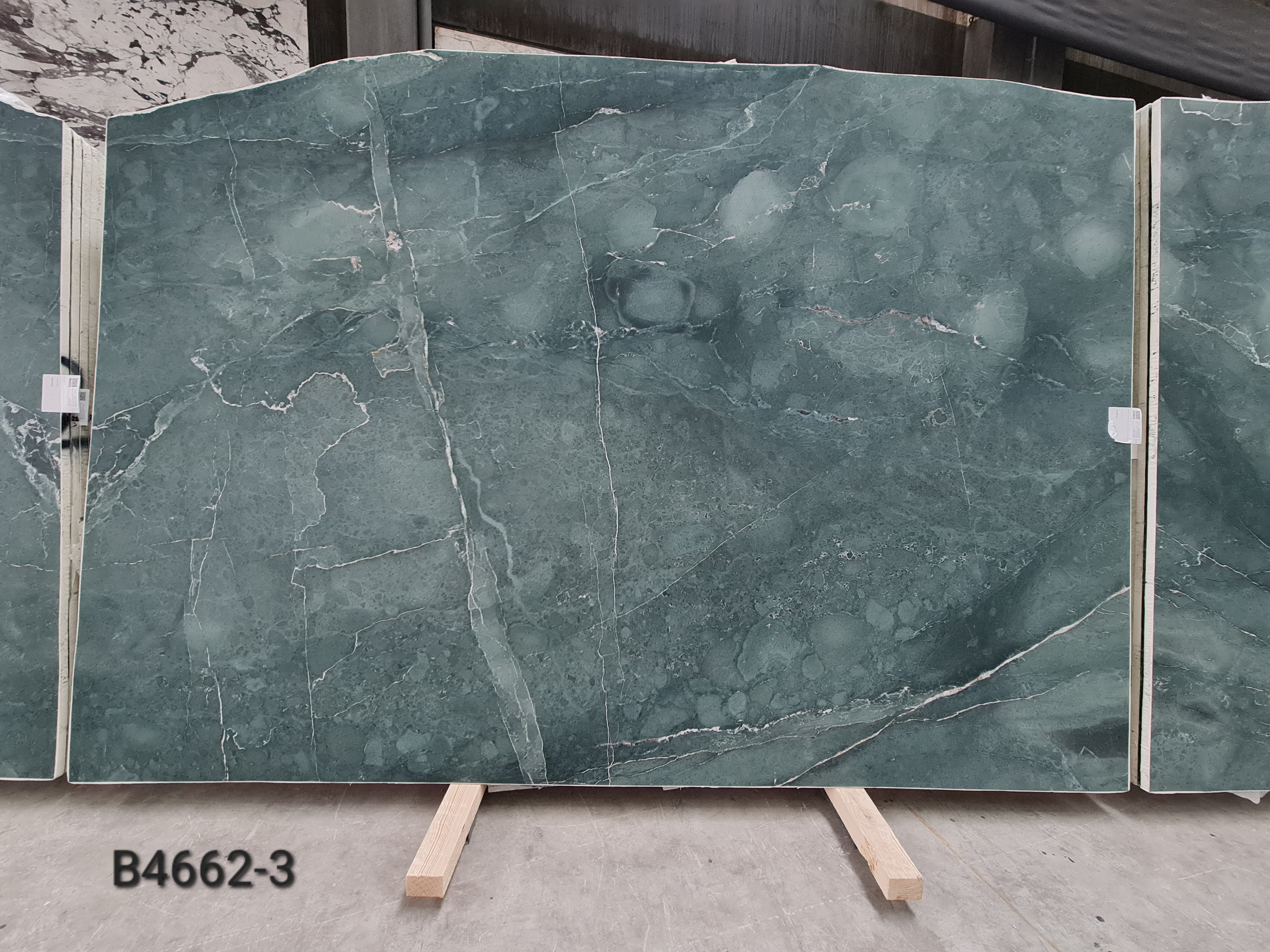 Verde Castama honed slab