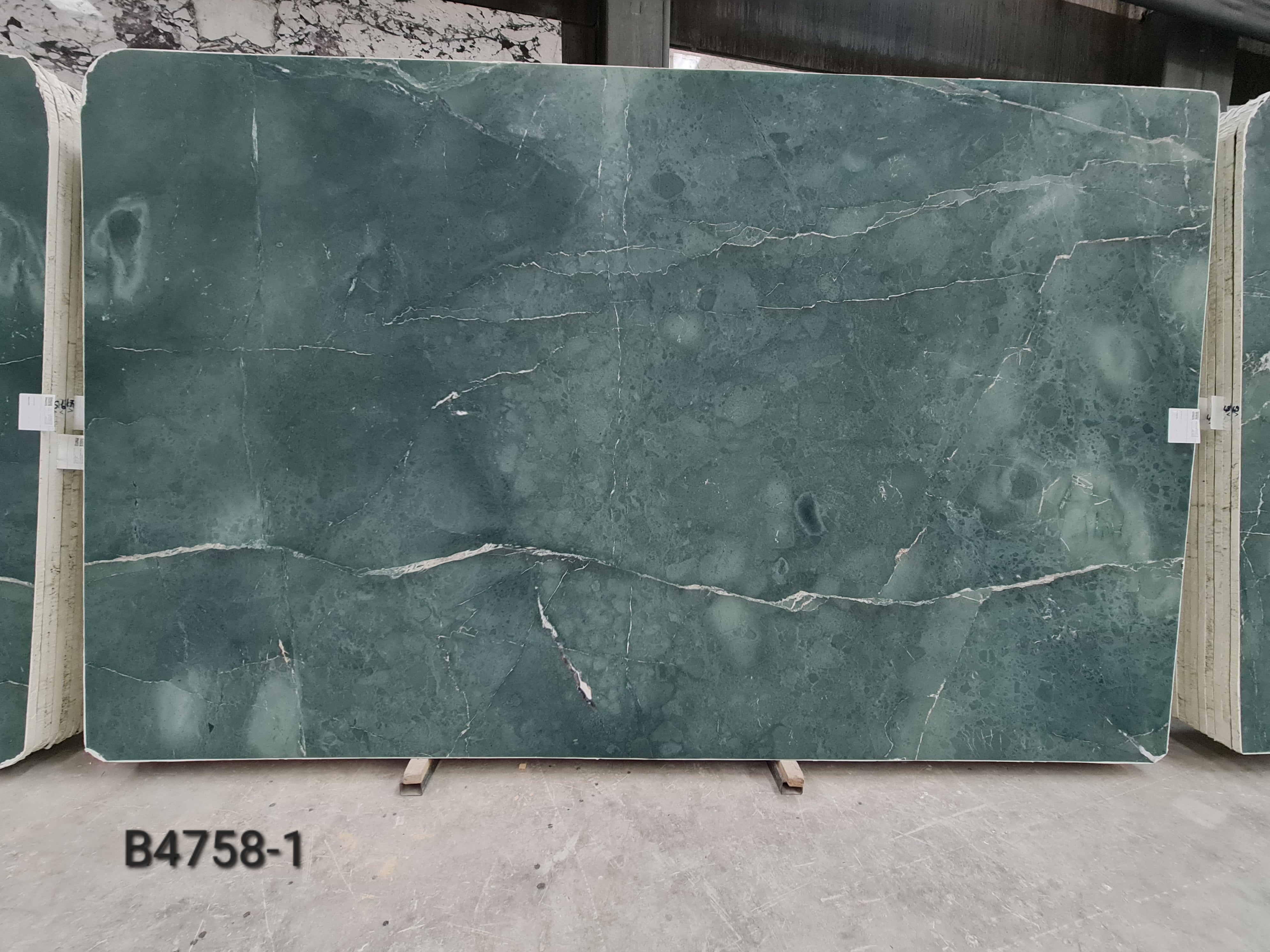 Verde Castama honed block 2